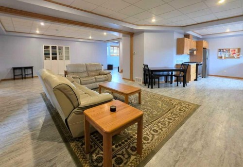 812 9 Street Se, Slave Lake, AB - Indoor