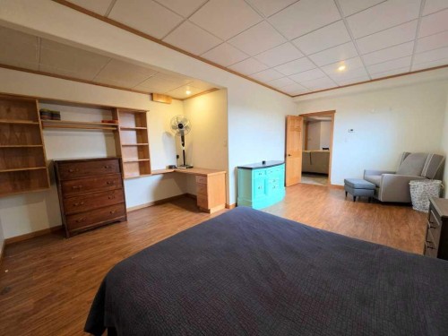 812 9 Street Se, Slave Lake, AB - Indoor Photo Showing Bedroom
