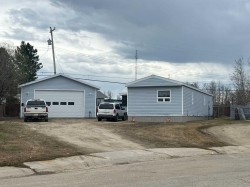 403 9 Street Fox Creek, AB T0H 1P0