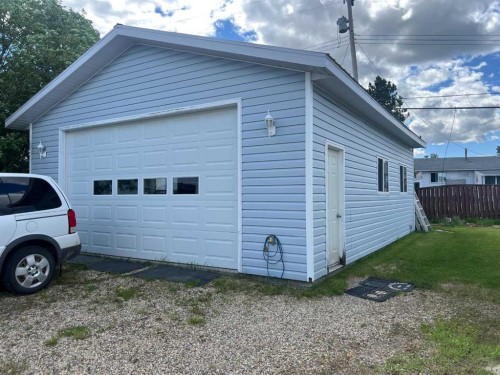 403 9 Street, Fox Creek, AB 