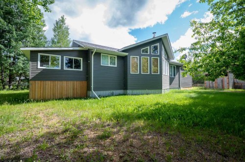 1651 Lakeview Lane, Calling Lake, AB 