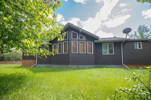 1651 Lakeview Lane, Calling Lake, AB 