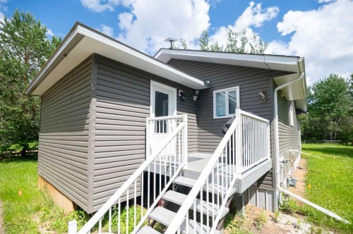 1651 Lakeview Lane, Calling Lake, AB 