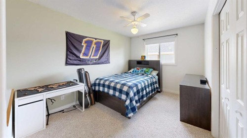 1 Park Close, Whitecourt, AB - Indoor Photo Showing Bedroom