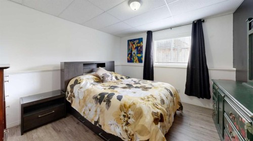 1 Park Close, Whitecourt, AB - Indoor Photo Showing Bedroom