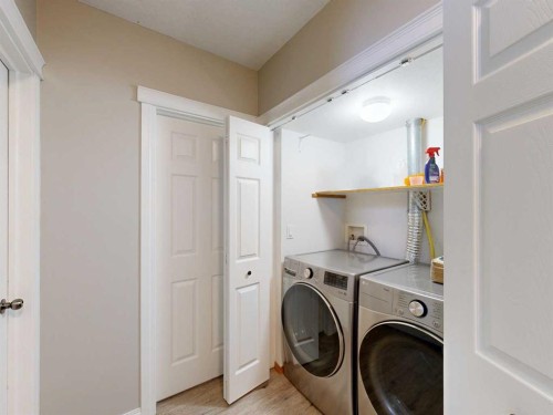 1 Park Close, Whitecourt, AB - Indoor Photo Showing Laundry Room