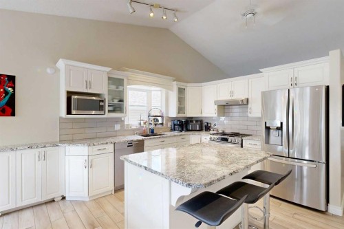 1 Park Close, Whitecourt, AB - Indoor Photo Showing Kitchen With Upgraded Kitchen