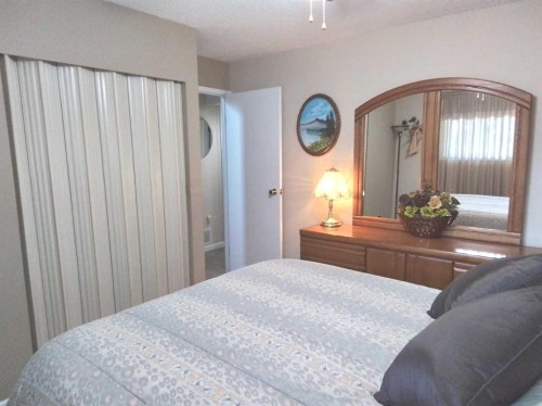 4607 46 Avenue, Mayerthorpe, AB - Indoor Photo Showing Bedroom