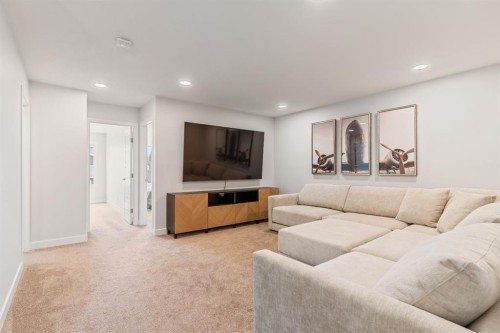 6003 Edmonds Place Nw, Edmonton, AB - Indoor Photo Showing Living Room