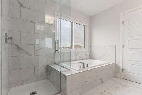 6003 Edmonds Place Nw, Edmonton, AB - Indoor Photo Showing Bathroom
