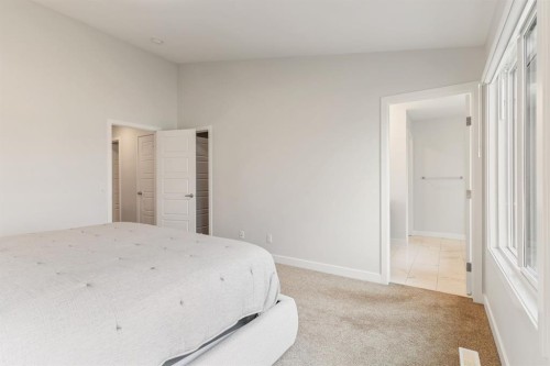 6003 Edmonds Place Nw, Edmonton, AB - Indoor Photo Showing Bedroom