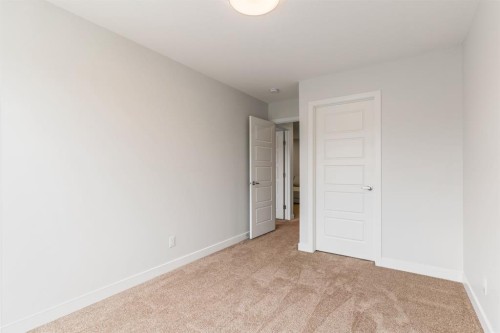 6003 Edmonds Place Nw, Edmonton, AB - Indoor Photo Showing Other Room