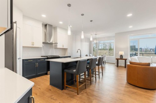 6003 Edmonds Place Nw, Edmonton, AB - Indoor Photo Showing Kitchen With Upgraded Kitchen