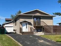 3209 45 Avenue Athabasca, AB T9S 1P1