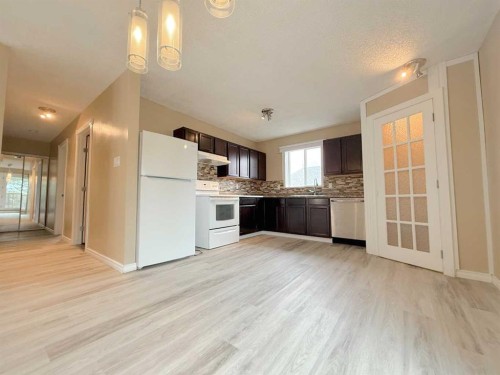 3209 45 Avenue, Athabasca, AB - Indoor Photo Showing Kitchen