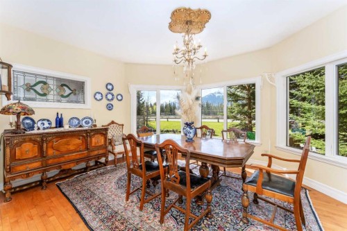 533 1St Street, Canmore, AB - Indoor Photo Showing Dining Room