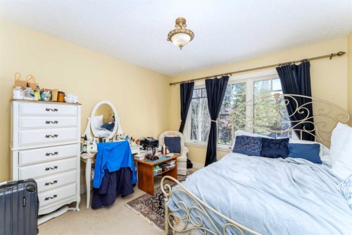 533 1St Street, Canmore, AB - Indoor Photo Showing Bedroom