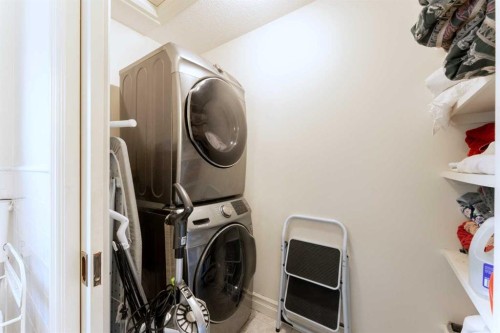533 1St Street, Canmore, AB - Indoor Photo Showing Laundry Room