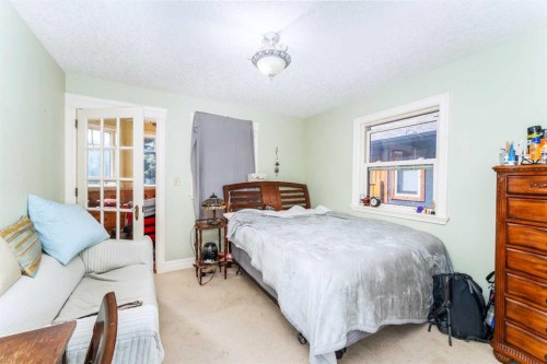 533 1St Street, Canmore, AB - Indoor Photo Showing Bedroom
