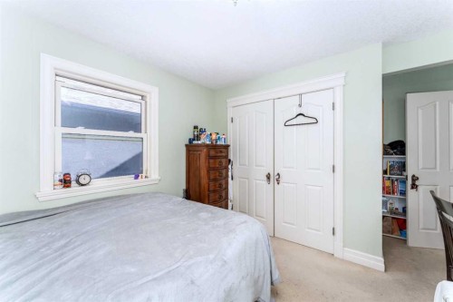 533 1St Street, Canmore, AB - Indoor Photo Showing Bedroom