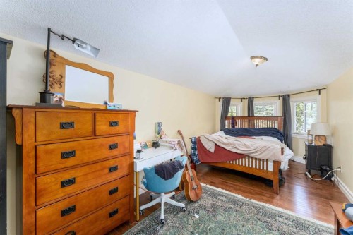 533 1St Street, Canmore, AB - Indoor Photo Showing Bedroom