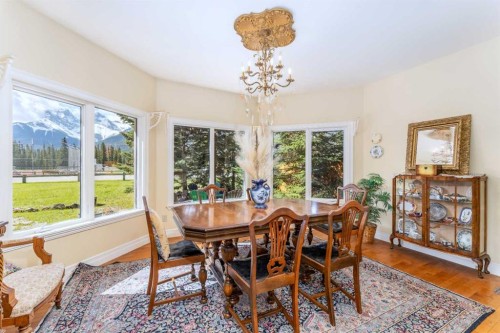 533 1St Street, Canmore, AB - Indoor Photo Showing Dining Room