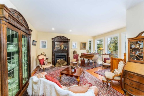 533 1St Street, Canmore, AB - Indoor Photo Showing Living Room With Fireplace