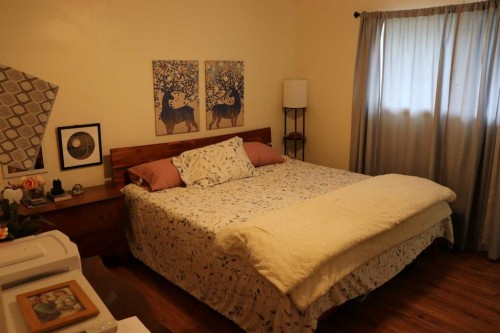 5707 9 Avenue, Edson, AB - Indoor Photo Showing Bedroom