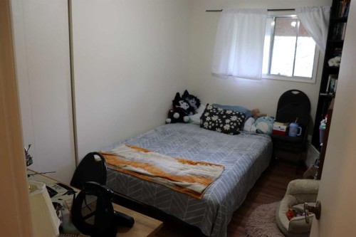 5707 9 Avenue, Edson, AB - Indoor Photo Showing Bedroom