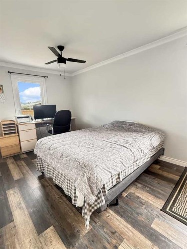 5302 50 Ave, Mayerthorpe, AB - Indoor Photo Showing Bedroom