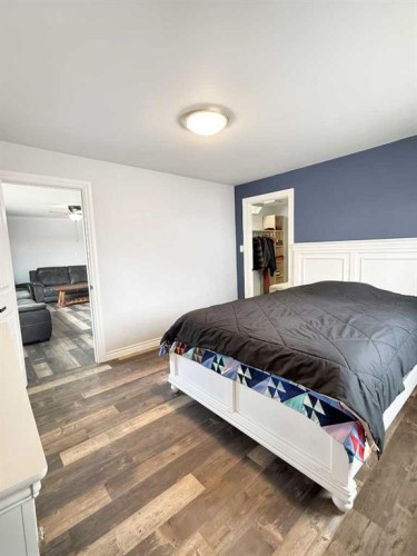 5302 50 Ave, Mayerthorpe, AB - Indoor Photo Showing Bedroom