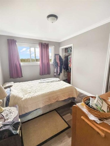 5302 50 Ave, Mayerthorpe, AB - Indoor Photo Showing Bedroom