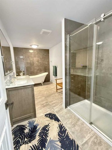5302 50 Ave, Mayerthorpe, AB - Indoor Photo Showing Bathroom