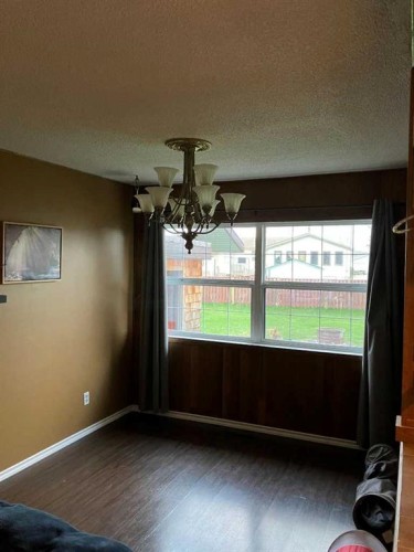 519 5 Avenue, Fox Creek, AB - Indoor Photo Showing Other Room