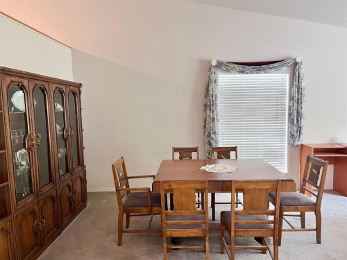 166 Hallam Drive, Hinton, AB - Indoor Photo Showing Dining Room