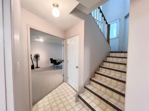 166 Hallam Drive, Hinton, AB - Indoor Photo Showing Other Room