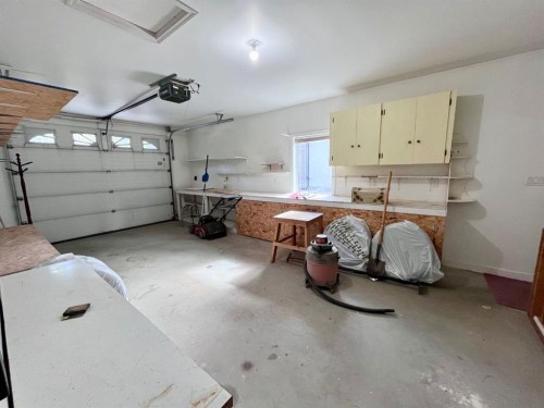 166 Hallam Drive, Hinton, AB - Indoor Photo Showing Garage