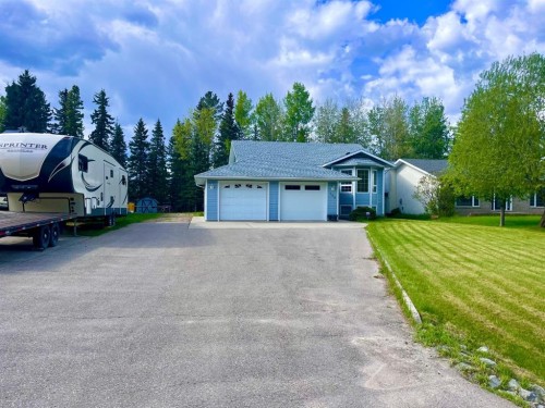 166 Hallam Drive, Hinton, AB - Outdoor