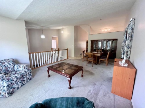 166 Hallam Drive, Hinton, AB - Indoor Photo Showing Living Room