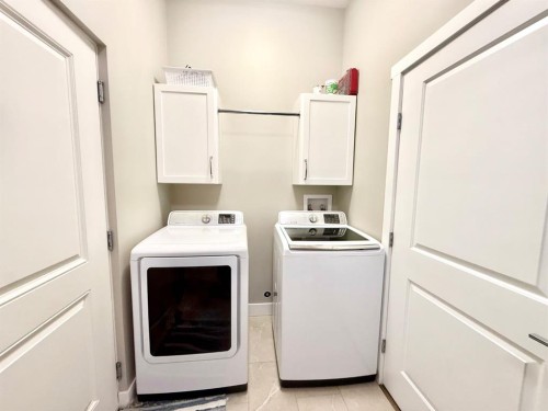 108 Trestle Place, Hinton, AB - Indoor Photo Showing Laundry Room