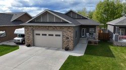 108 TRESTLE Place Hinton, AB T7V 0B8
