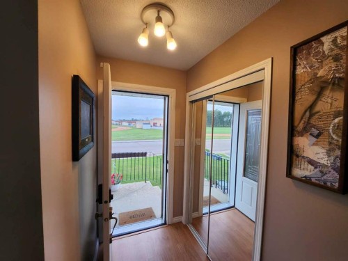 716 6 Avenue, Fox Creek, AB - Indoor Photo Showing Other Room