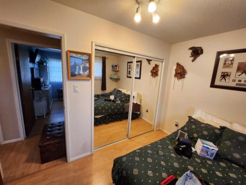 716 6 Avenue, Fox Creek, AB - Indoor Photo Showing Bedroom