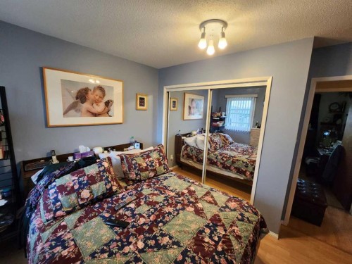 716 6 Avenue, Fox Creek, AB - Indoor Photo Showing Bedroom