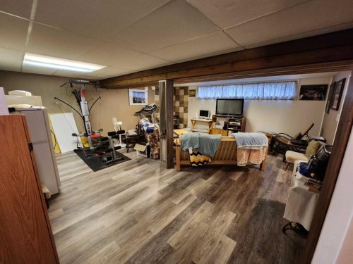 716 6 Avenue, Fox Creek, AB - Indoor