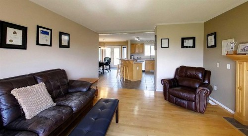 1-53018 Range Rd 175, Rural Yellowhead County, AB - Indoor Photo Showing Living Room