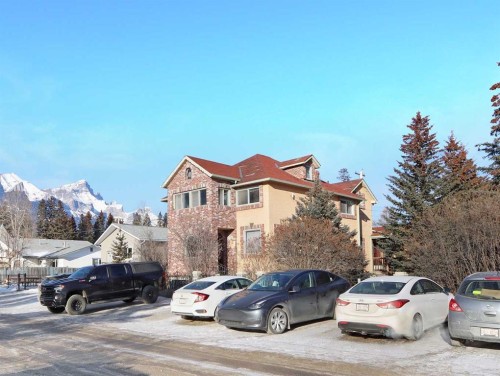 910 Main Street, Canmore, AB - Outdoor