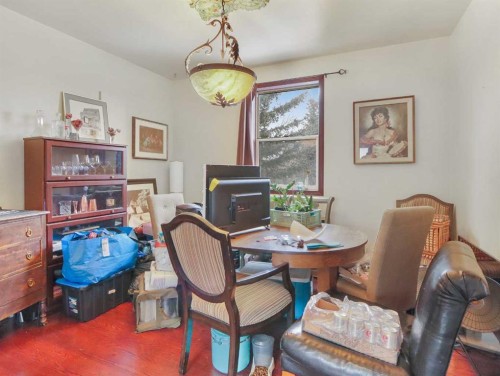 910 Main Street, Canmore, AB - Indoor Photo Showing Dining Room