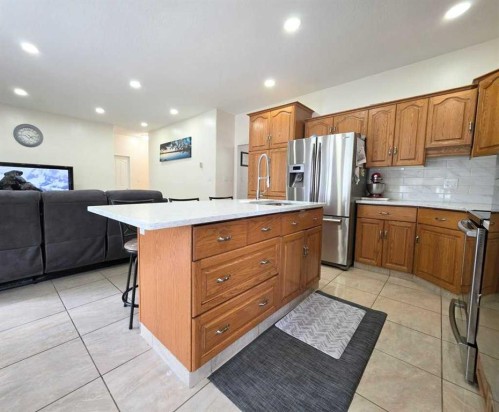 301 3 Avenue Ne, Slave Lake, AB - Indoor Photo Showing Kitchen
