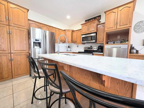 301 3 Avenue Ne, Slave Lake, AB - Indoor Photo Showing Kitchen